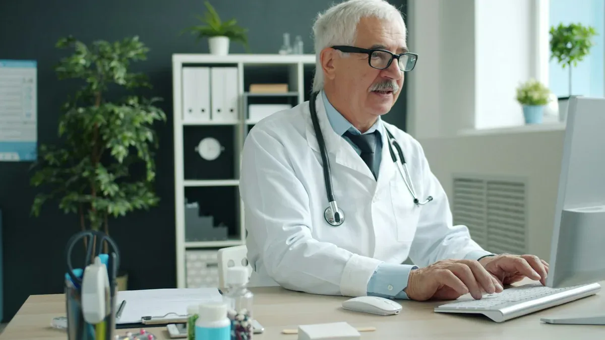 How to check that a health professional has a valid registration