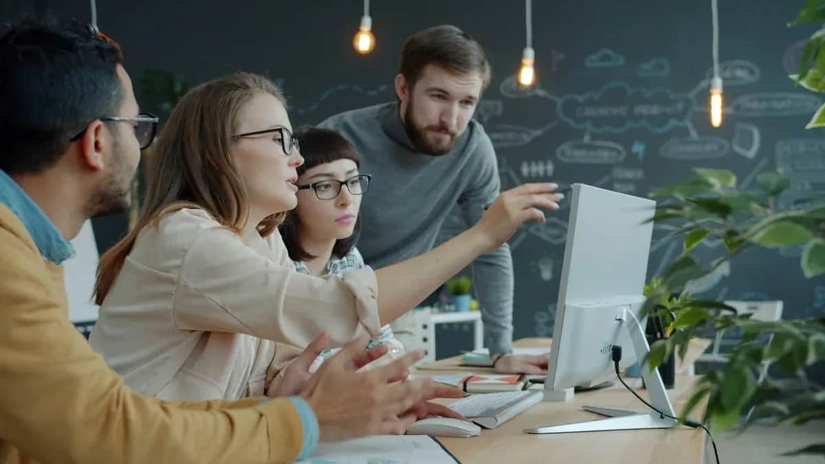 Reverse mentoring: what professionals from different generations learn