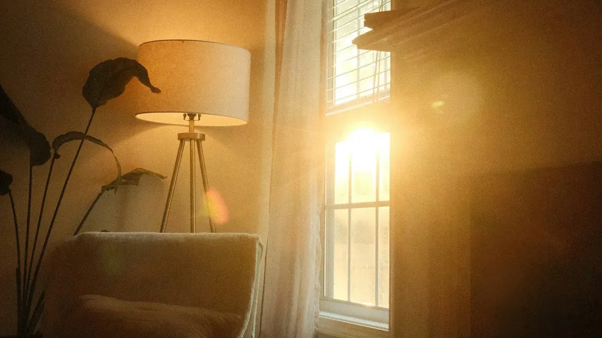 How to assess sun exposure before renting an apartment