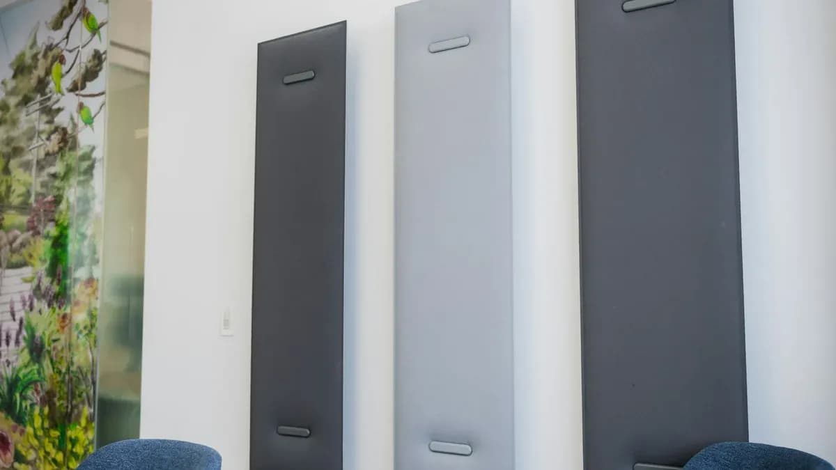 Como reduzir o barulho entre cômodos sem obra pesada