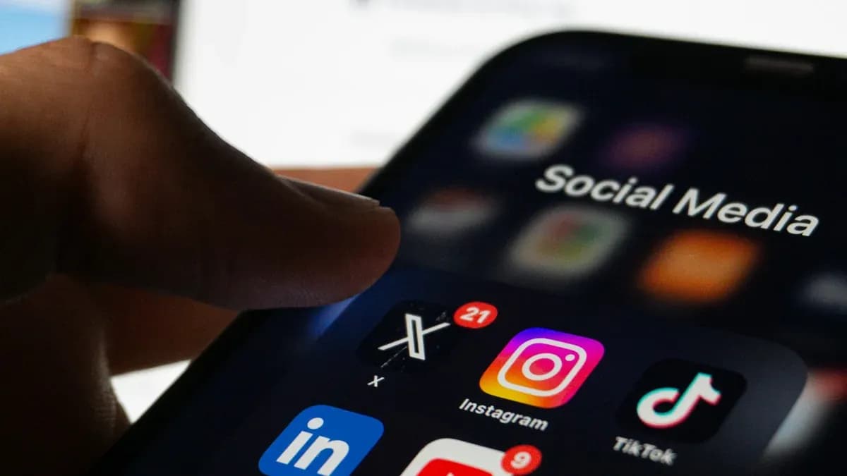 Social commerce: when the purchase happens inside the conversation