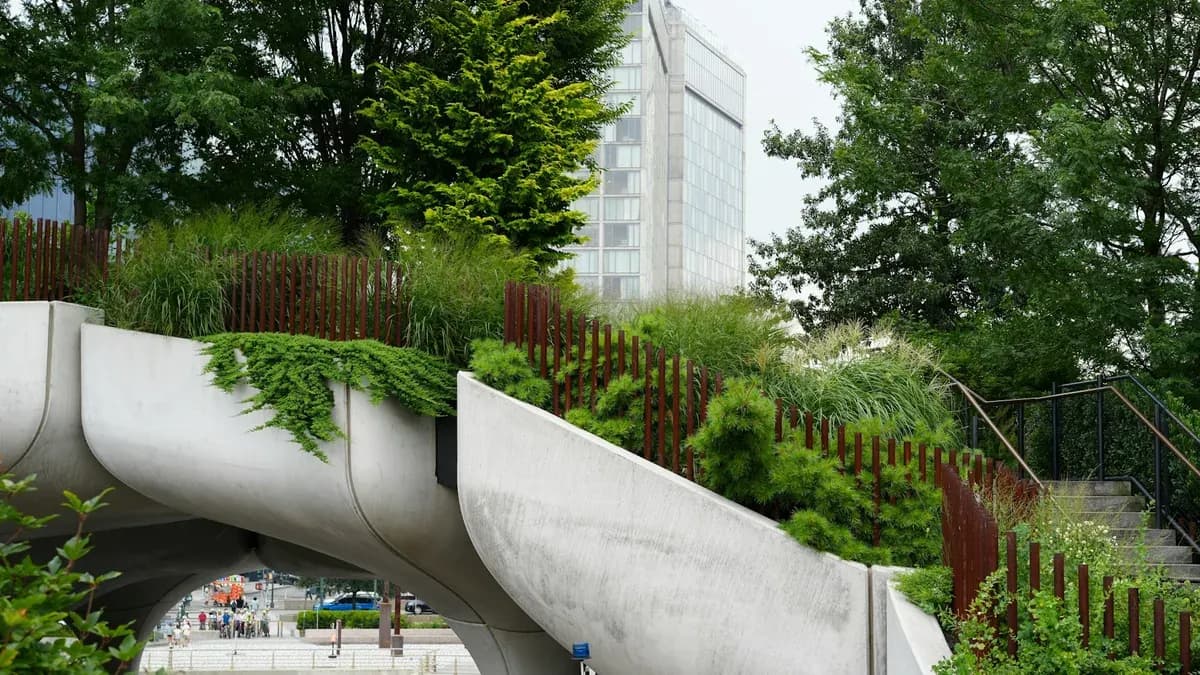 What is solarpunk and what vision of the future does this aesthetic propose?